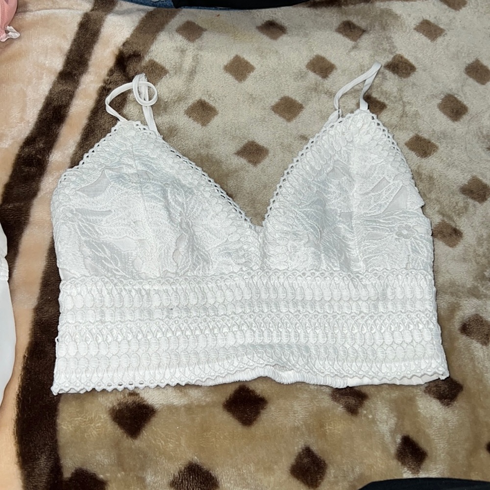 White fashion nova crop top